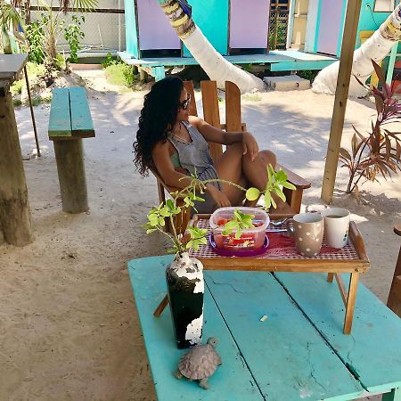 Хостел Tropical Oasis Caye Corker Экстерьер фото