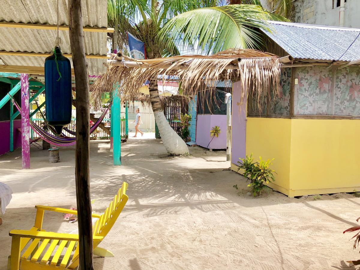 Хостел Tropical Oasis Caye Corker Экстерьер фото